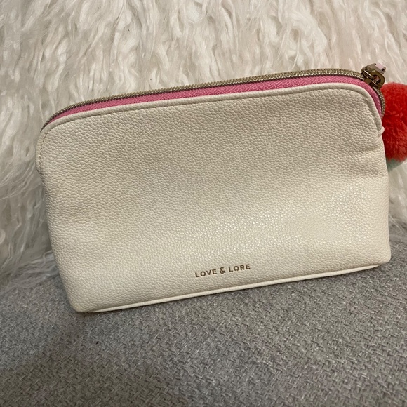 Love & Lore Makeup Bag 💕 - Picture 2 of 7